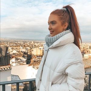 Meet your Posher, Lina